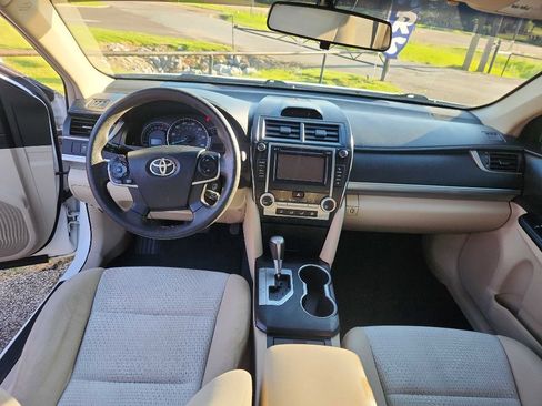 Used 2012 Toyota Camry LE FWD image 5