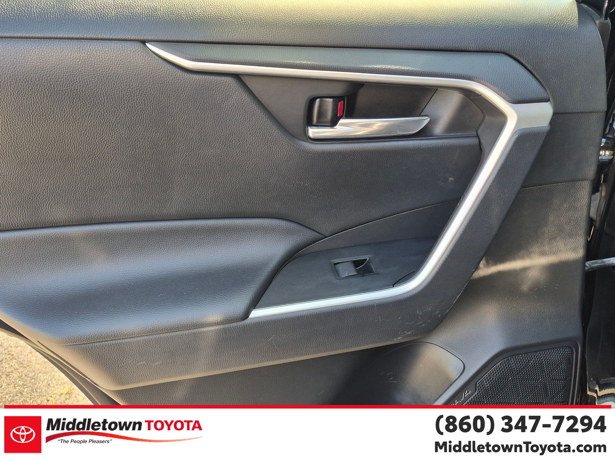 Used 2021 Toyota RAV4 XLE w/ Convenience Package AWD/4WD image 29
