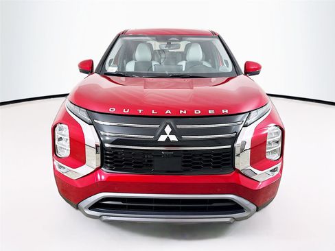 New 2026 Mitsubishi Outlander SE FWD image 3