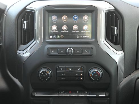 Used 2020 Chevrolet Silverado 1500 Custom w/ Custom Value Package image 5