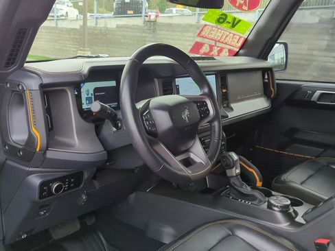 Used 2024 Ford Bronco Badlands image 11
