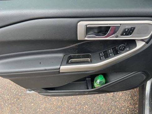 Used 2023 Ford Explorer Limited w/ Class IV Trailer Tow Package image 9