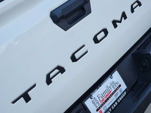 Used 2024 Toyota Tacoma TRD Off-Road w/ TRD Off Road Premium Package AWD/4WD image 6