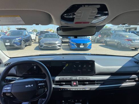 Used 2025 Kia K4 FWD image 33