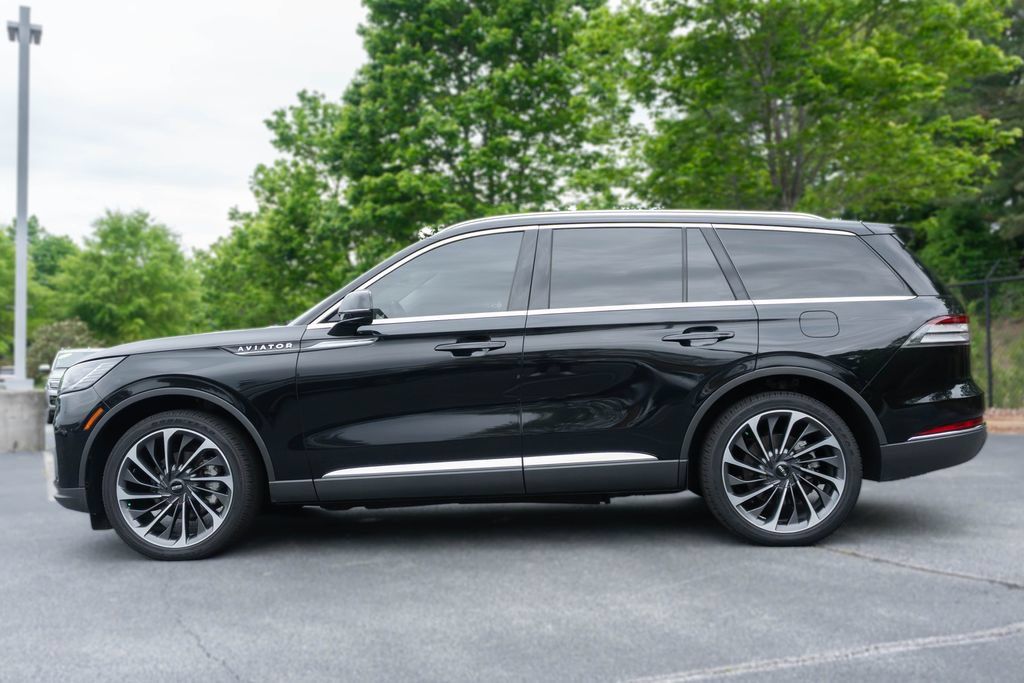 Used 2025 Lincoln Aviator Reserve w/ Equipment Group 201A AWD/4WD image 7