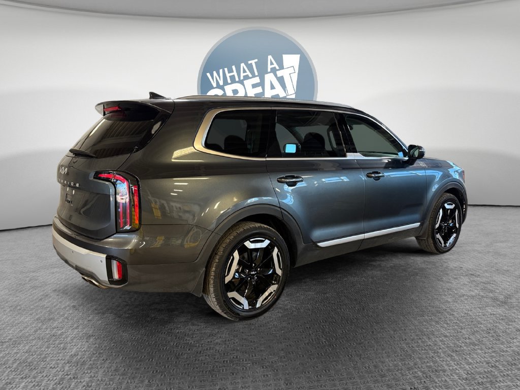 Certified 2024 Kia Telluride EX FWD image 3