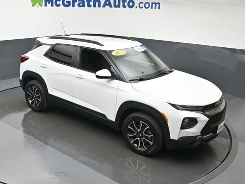 Used 2023 Chevrolet TrailBlazer ACTIV FWD image 3