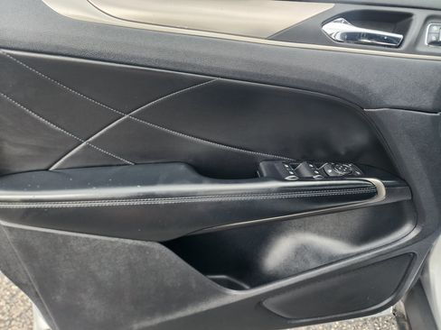 Used 2018 Lincoln MKC Premiere FWD image 19