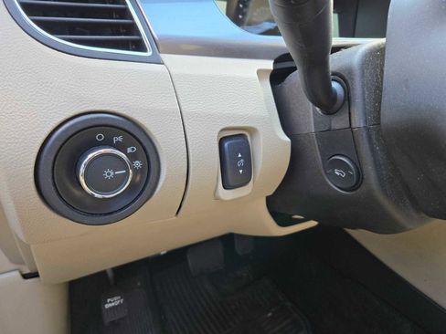 Used 2014 Ford Taurus SEL w/ Equipment Group 201A image 9