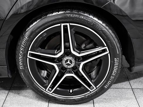 Used 2023 Mercedes-Benz CLA 250 4MATIC image 8