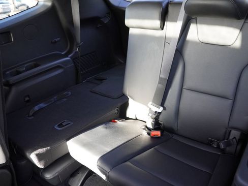 Certified 2022 Kia Telluride EX w/ EX Premium Package FWD image 18