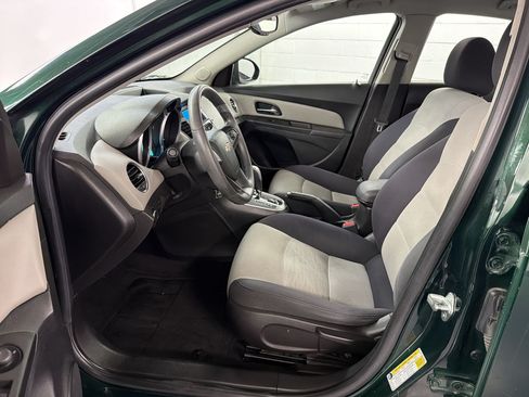 Used 2014 Chevrolet Cruze LS FWD image 5