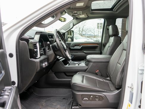 Used 2024 GMC Sierra 3500 Denali w/ Denali Reserve Package image 11