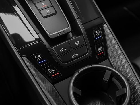 Used 2025 Porsche 911 Carrera image 46