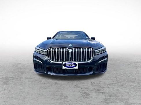 Used 2022 BMW 750i xDrive w/ Luxury Rear Seating Package image 2
