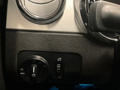 Used 2009 Ford Mustang Convertible RWD image 30