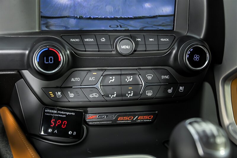Used 2015 Chevrolet Corvette Z06 w/ 3LZ Preferred Equipment Group RWD image 26