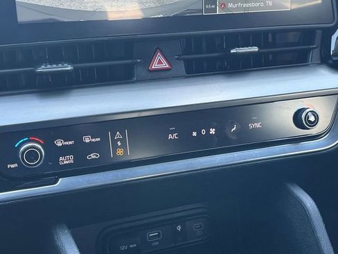 Used 2025 Kia Sportage EX w/ Premium Package image 33