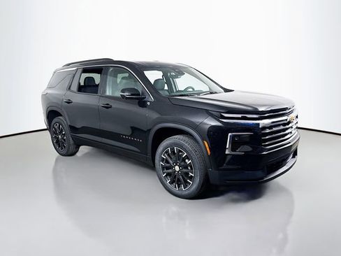 New 2026 Chevrolet Traverse LT image 2