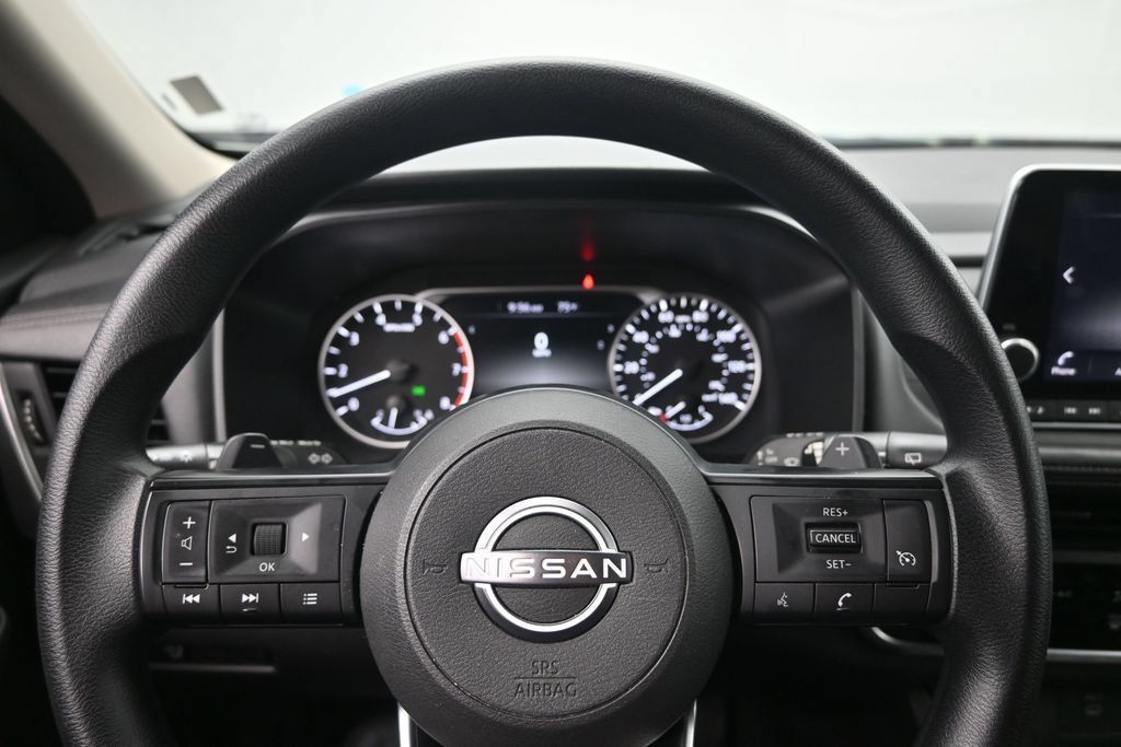 Used 2024 Nissan Rogue S AWD/4WD image 13