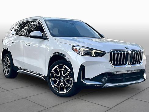 Certified 2023 BMW X1 xDrive28i w/ Premium Package AWD/4WD image 3