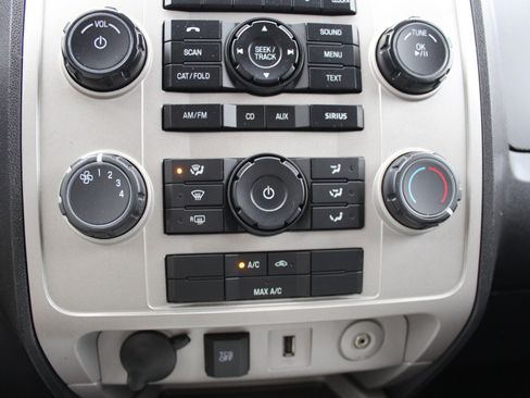 Used 2012 Ford Escape XLT AWD/4WD image 28