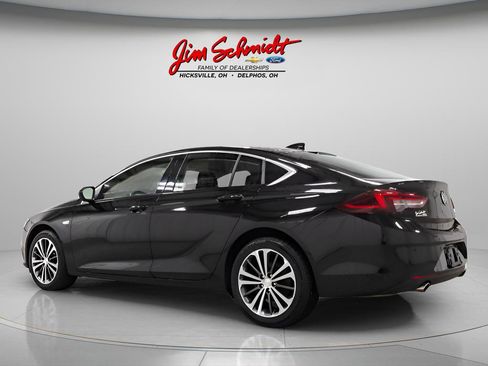 Used 2019 Buick Regal Essence w/ Driver Confidence Package I FWD image 4