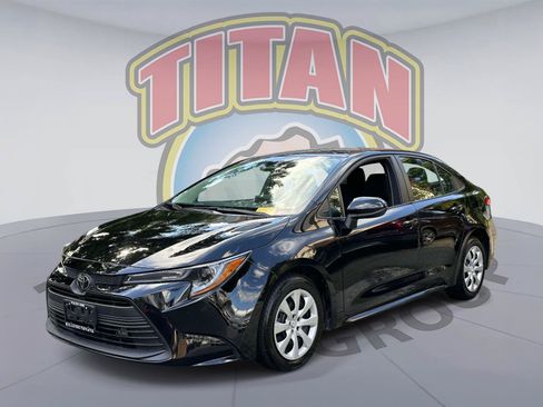 Used 2024 Toyota Corolla LE FWD image 1