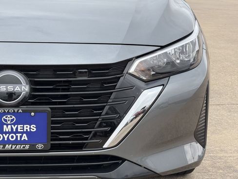 Used 2025 Nissan Sentra SV FWD image 4