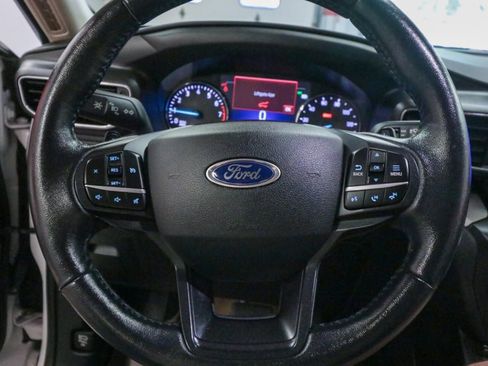 Used 2020 Ford Explorer XLT w/ Equipment Group 202A RWD image 17