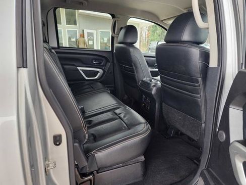 Used 2018 Nissan Titan PRO-4X w/ Pro-4x Convenience Package image 16