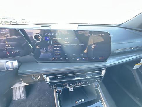 New 2026 Chevrolet Traverse LT AWD/4WD image 13