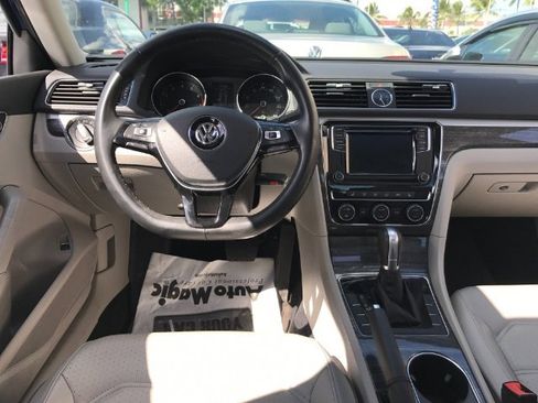 Used 2016 Volkswagen Passat 1.8T SE image 10
