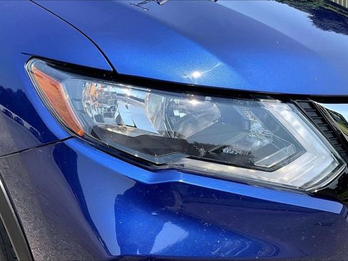 Used 2018 Nissan Rogue S AWD/4WD image 29