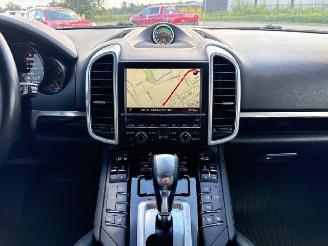 Used 2016 Porsche Cayenne AWD/4WD image 22