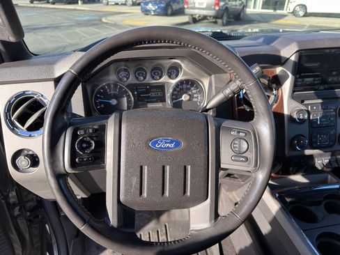 Used 2016 Ford F250 Lariat w/ Lariat Interior Package image 14