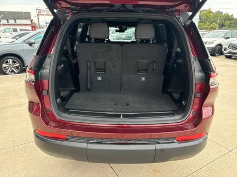 Used 2025 Jeep Grand Cherokee L Limited w/ Luxury Tech Group II RWD image 8