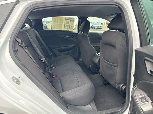 Used 2023 Chevrolet Malibu LS image 32
