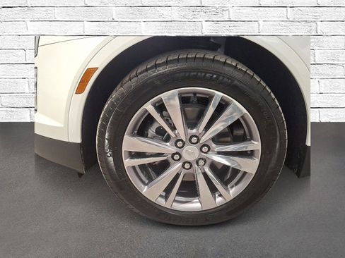 Certified 2025 Cadillac XT5 Premium Luxury image 7