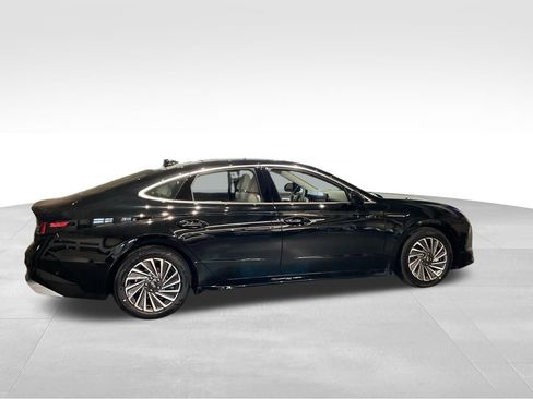 New 2026 Hyundai Sonata Limited FWD image 3