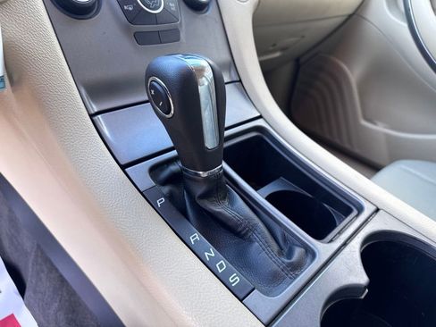 Used 2018 Ford Taurus SE FWD image 27