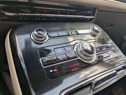 Used 2022 Lincoln Nautilus FWD w/ Premium Package image 27