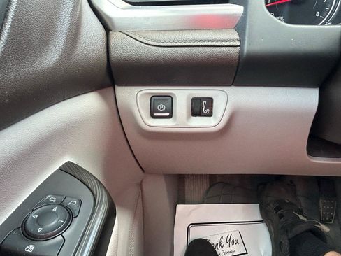Used 2017 GMC Acadia SLT FWD image 31