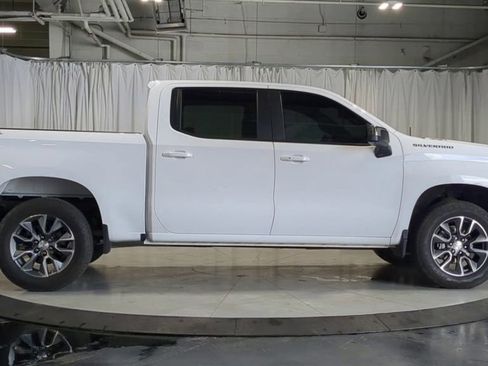 Used 2024 Chevrolet Silverado 1500 LT AWD/4WD image 11