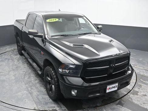 Used 2019 RAM 1500 Classic SLT w/ Black Appearance Group image 41