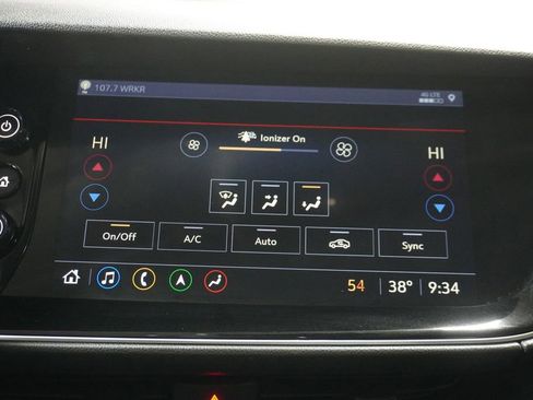 Used 2021 Buick Envision Avenir w/ Technology Package II image 20