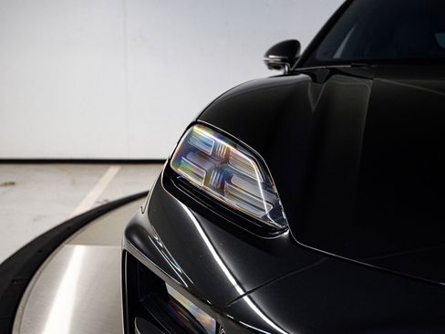 Certified 2025 Porsche Macan Turbo Electric image 13