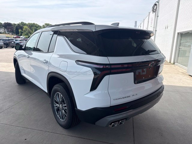 New 2026 Chevrolet Traverse LT w/ Driver Confidence Package AWD/4WD image 7