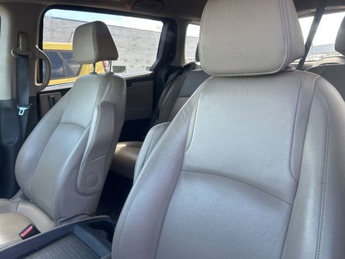 Used 2018 Honda Odyssey EX-L image 11