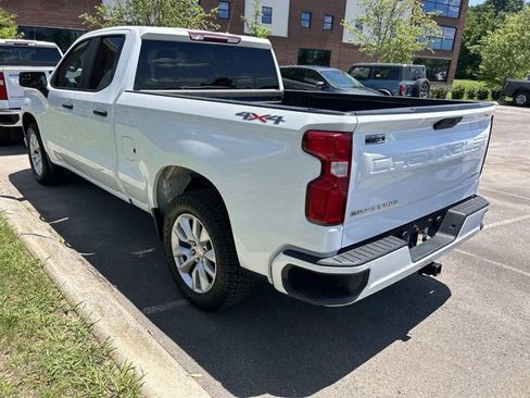 Used 2022 Chevrolet Silverado 1500 Custom w/ Safety Confidence Package AWD/4WD image 4